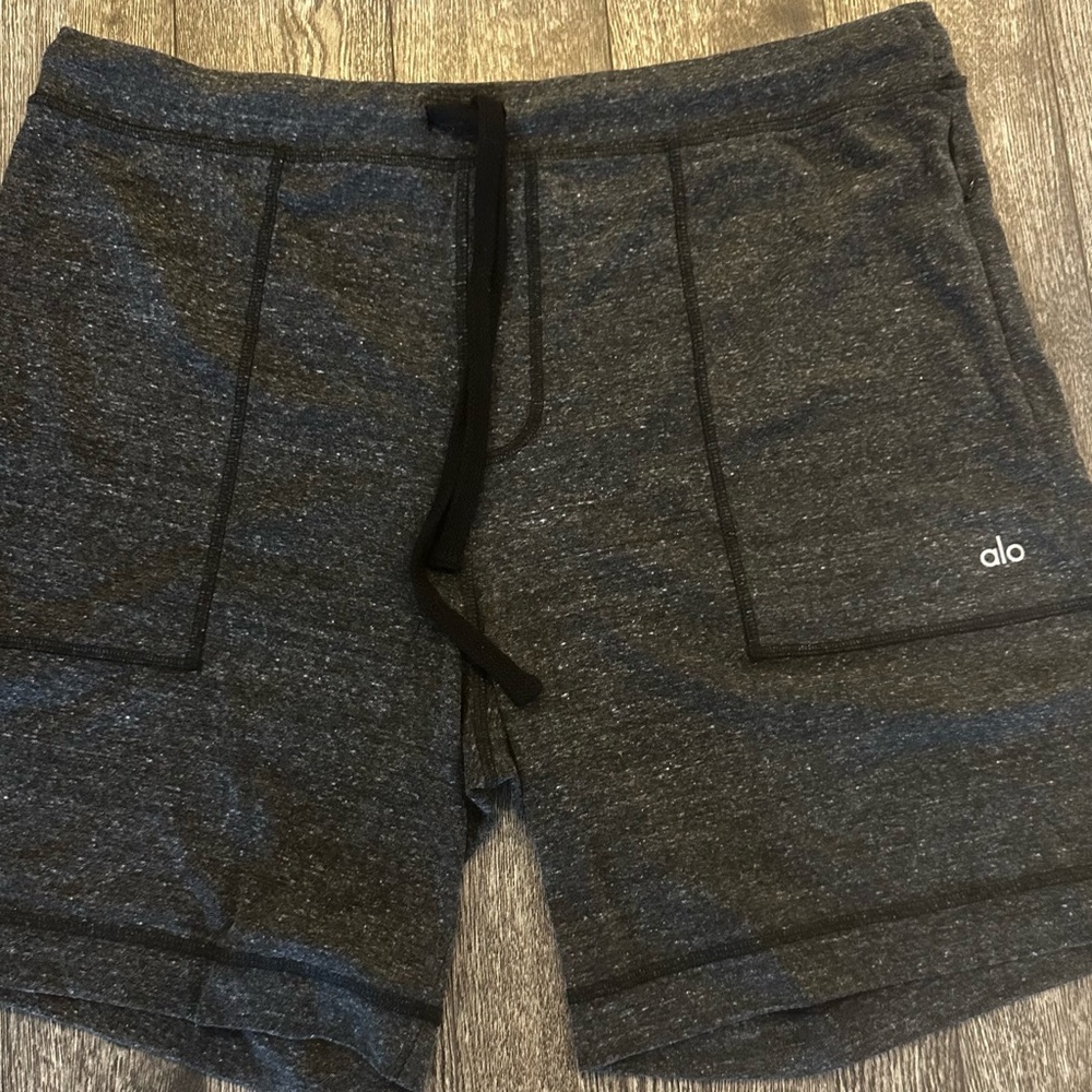 ALO Yoga Men's Charcoal Athletic Shorts